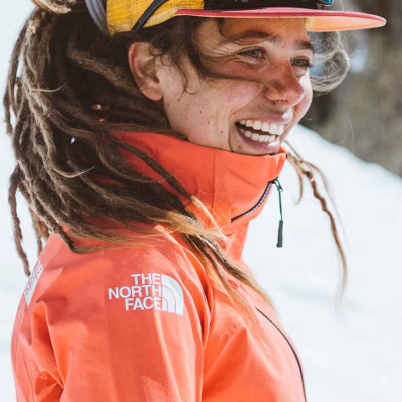 Portrait von Caro North in The North Face Outdoorbekleidung